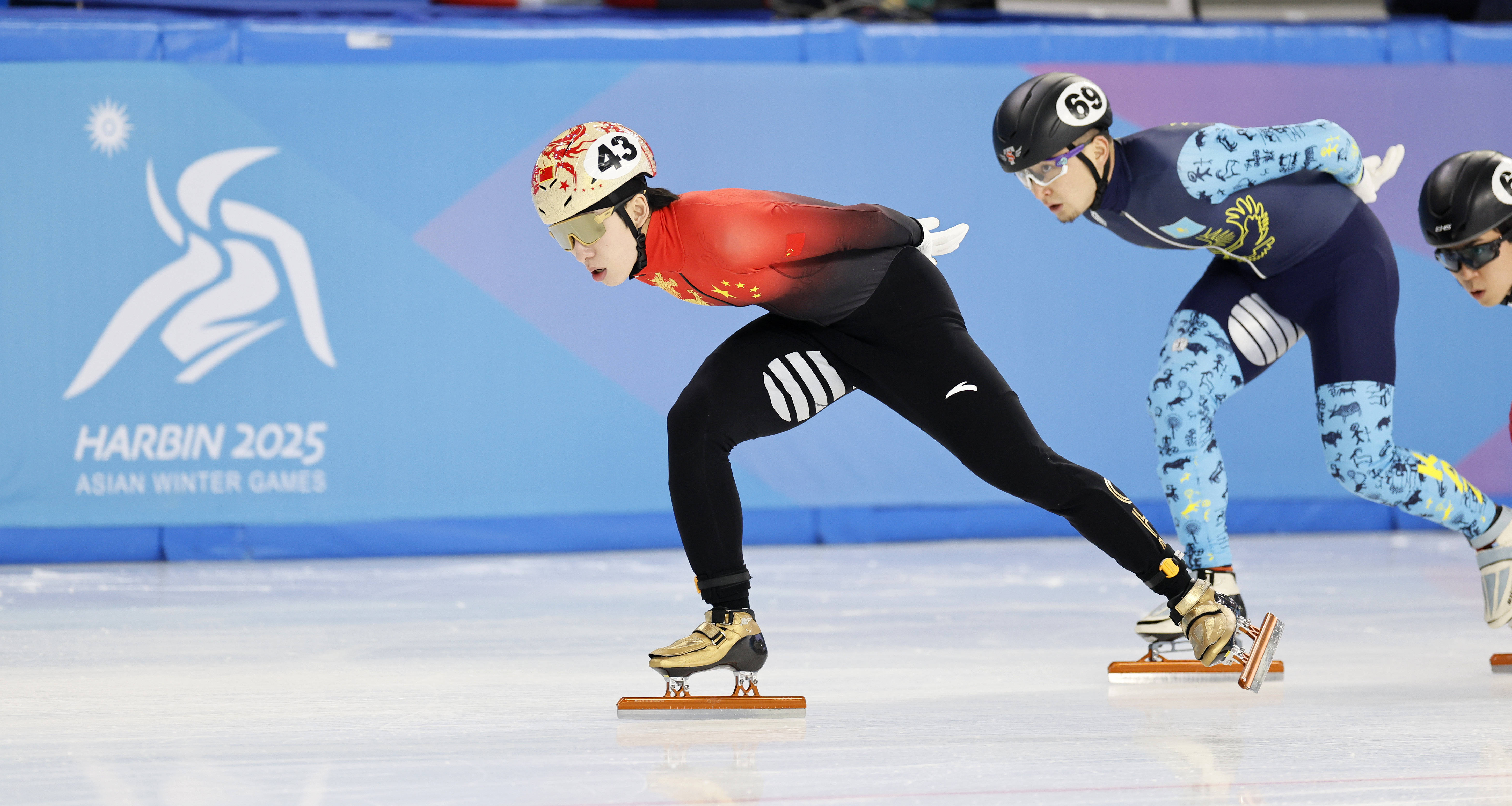 轮滑选手飙进总决赛，实力碾压对手(轮滑选手飙进总决赛,实力碾压对手视频)