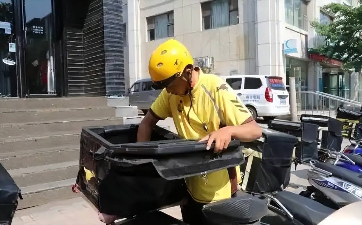 od体育平台-从年薪180万到欠债送外卖一位中超球员的自白的简单介绍