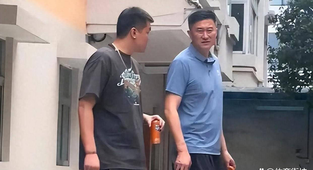 od体育入口-广东男篮某些球迷开始切割，杜锋是新疆人，曲绍斌是辽宁人！的简单介绍