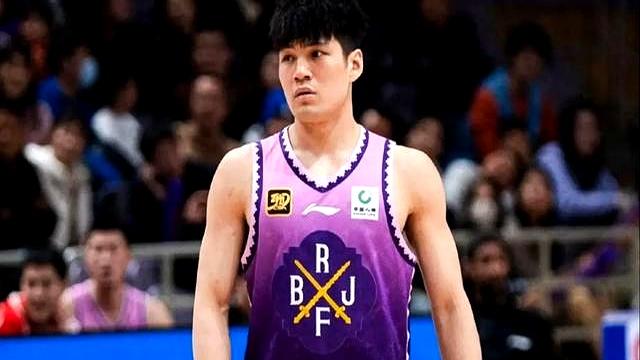 关于二年级生换全明星票王？北控狮子大开口，广东换陈国豪筹码曝光的信息