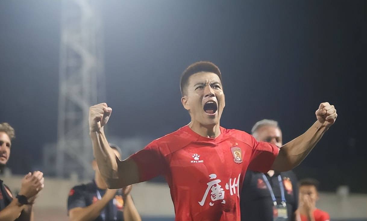 od体育-包含重庆铜梁龙要是冲超后，门将位置还是需要补强，球迷看好租借蹇韬的词条